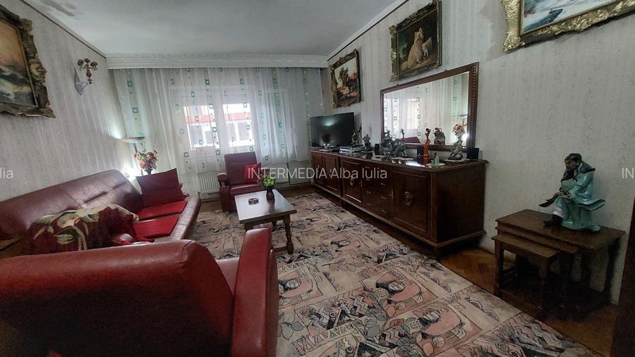 Apartament 3 camere Decomandate 76 mp parter inalt cu 2 Bai Balcon CETATE Piata - 2