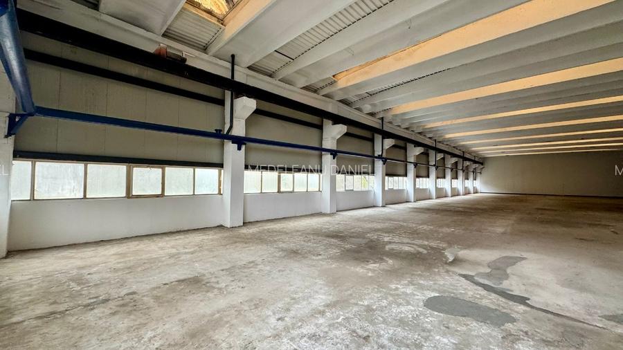 Închiriez spatiu industrial 990 MP - 5,5 euro /mp /luna +TVA - 6