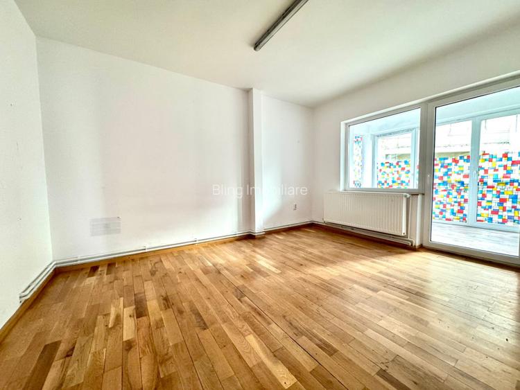 Casa 500 mp utili, teren 2000 mp, 10 parcari, cartier Andrei Muresanu - 11