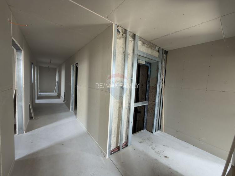 Hotel*** cu 48 camere de vânzare Calea Borsului/CT Park/ CET - 7