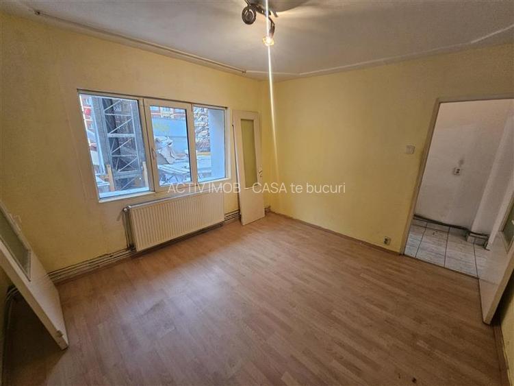 Resita, 2 Cam. Cf. 1, Et. 1, Micro 2 - 15