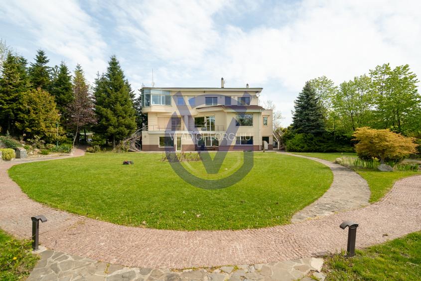 Domeniu 4168 mp. la Lac, cu Parc si Vila Grandioasa, in S1 Bucuresti-COMISION 0% - 22