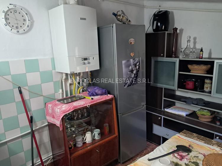 Casa 3 camere - zona Bratianu/2 cocosi - 84.900 euro (Cod E2+E7) - 15