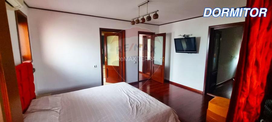 Eleganță și confort într-o casă cu personalitate - 11