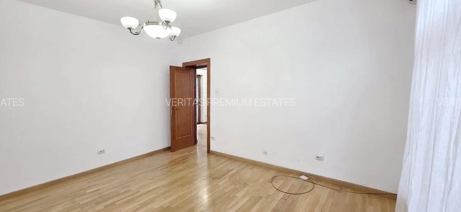 Vila de inchiriat pentru birouri, Unirii rond Alba Iulia, curte - 4