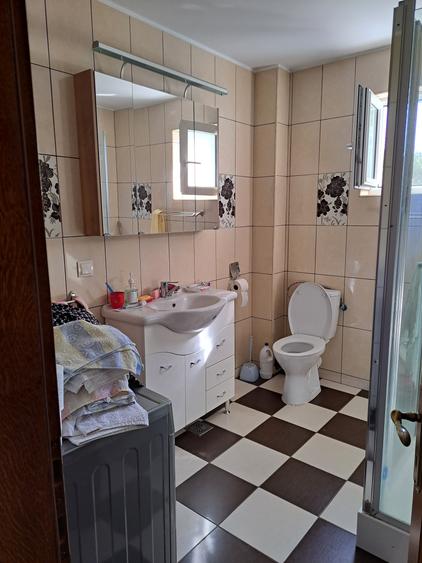 Casa-Vila ultrafinisata in regim D+P+E cu toate utilitatile cu 900 mp,teren