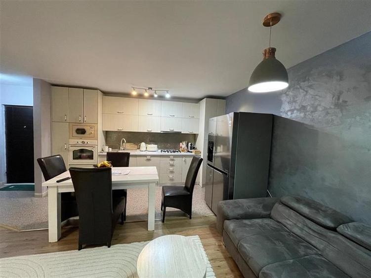 Apartament 3 camere de vanzare zona ultracentrala Tulcea