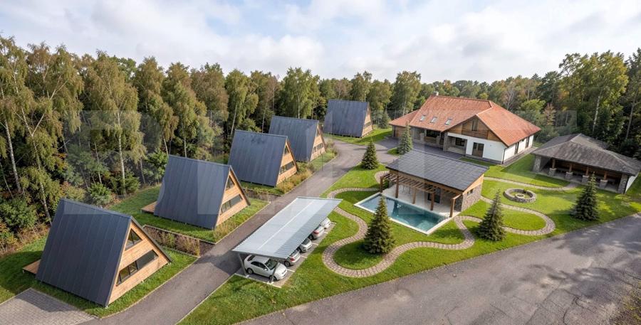 Se vinde proiect turistic inclus A-Frame, priveliste de vis  pe malul raului