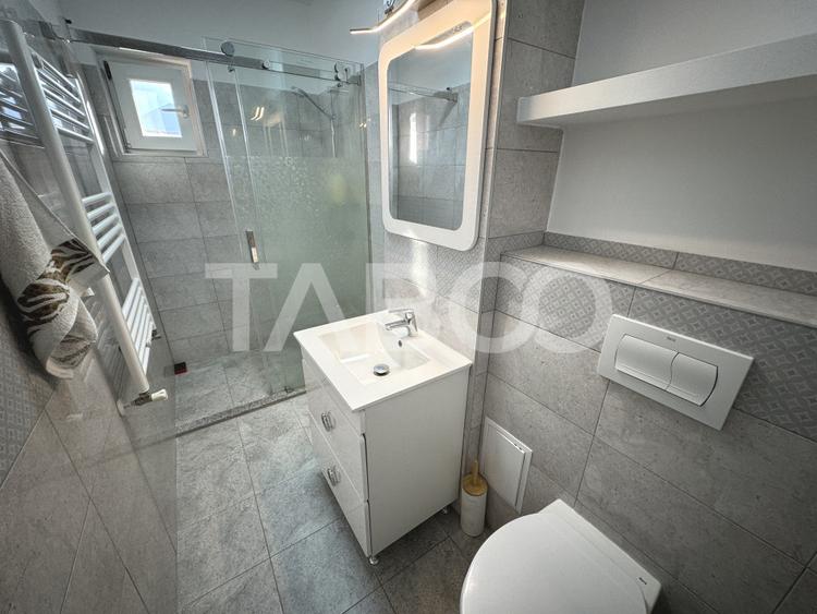 Apartament etaj 3 decomandat cu 3 camere 2 bai 2 balcoane Strand Sibiu