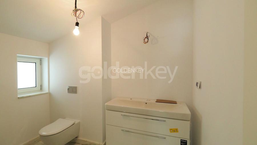 Vilă cu 7 camere, 4 bai | renovata integral 2020 | strada privata - 26