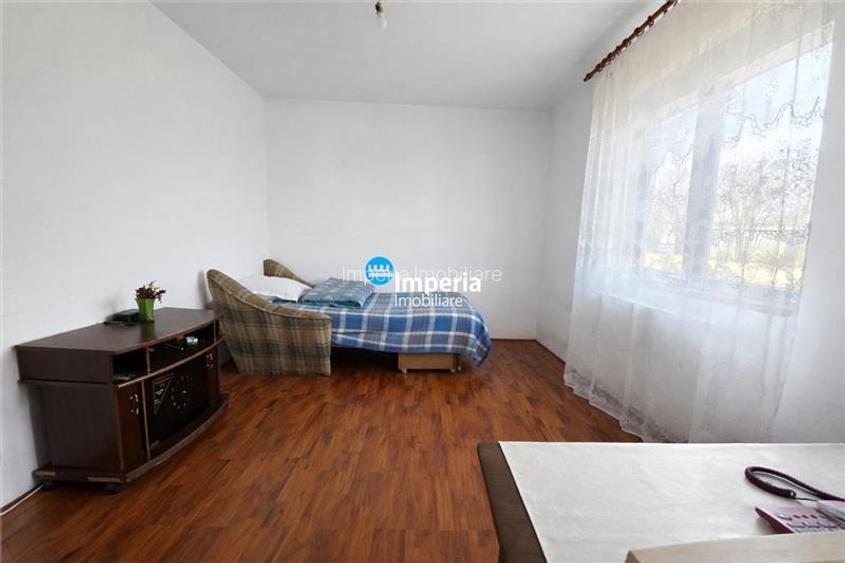 Vilă cu garaj 235mp, Nicolina, 1000 teren, acces asfaltat, locație exc - 10