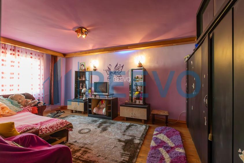 Clădire și teren de investiție, central Roman - 63