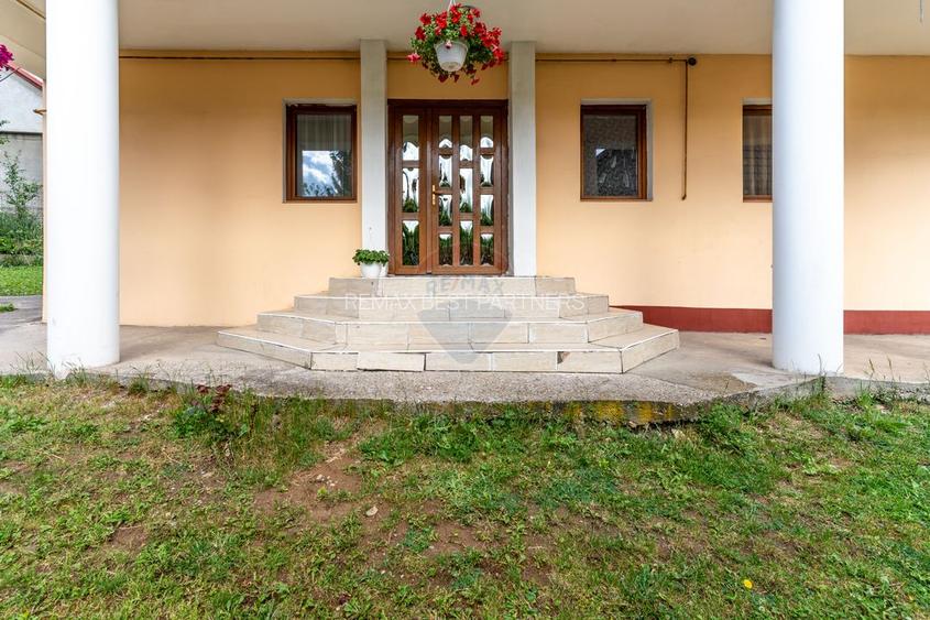 Casa cu 10 camere de vanzare pe str. Corneliu Coposu - 4