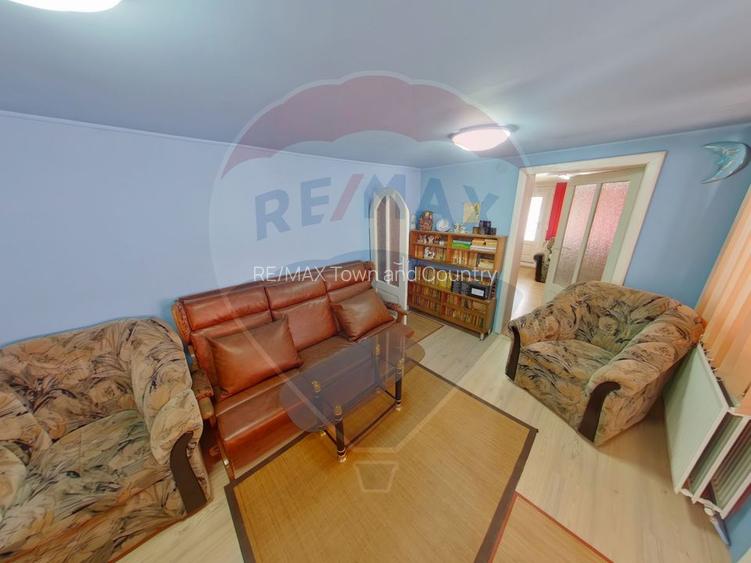 Casă / Vilă cu 16 camere de vânzare în zona Bobâlna - 11