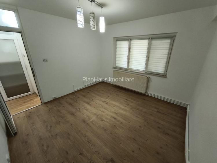 Spațiu comercial de vânzare – Petru Rareș, lângă Școala Nr. 3 - 3