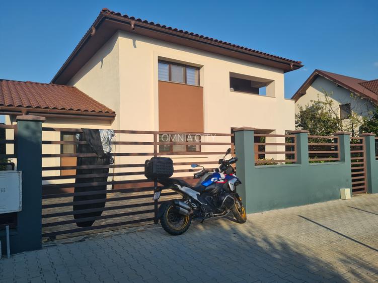 OMNIA-Proprietati alese! Casa ta. Asfalt,canalizare. Spatioasa, surprinzatoare! - 7