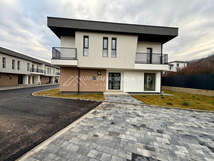 Case cuplate moderne in cartier privat – confort si intimitate garantate - 19