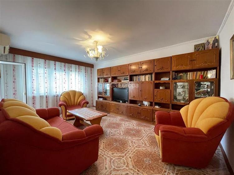 Apartament 3 camere de vanzare zona E3 -Tulcea - 2