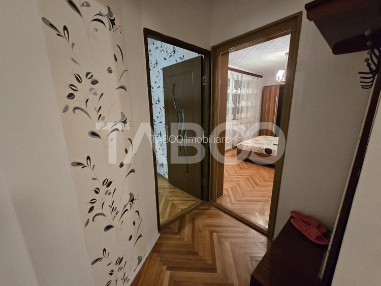 Apartament decomandat de vanzare cu 2 camere balcon boxa Vasile Aaron - 12