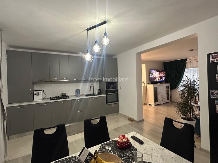 Vila Popas Pacurari cod 142624 tel 0731226666 - 8