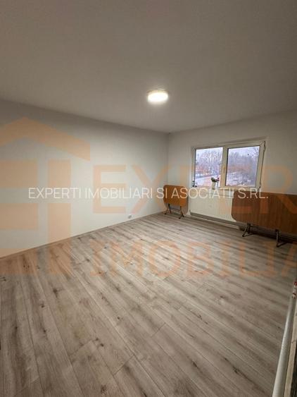 Apartament 3 camere, situat in zona CET - 10