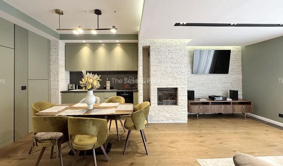 Terase generoase cu vederea spre padure - 9