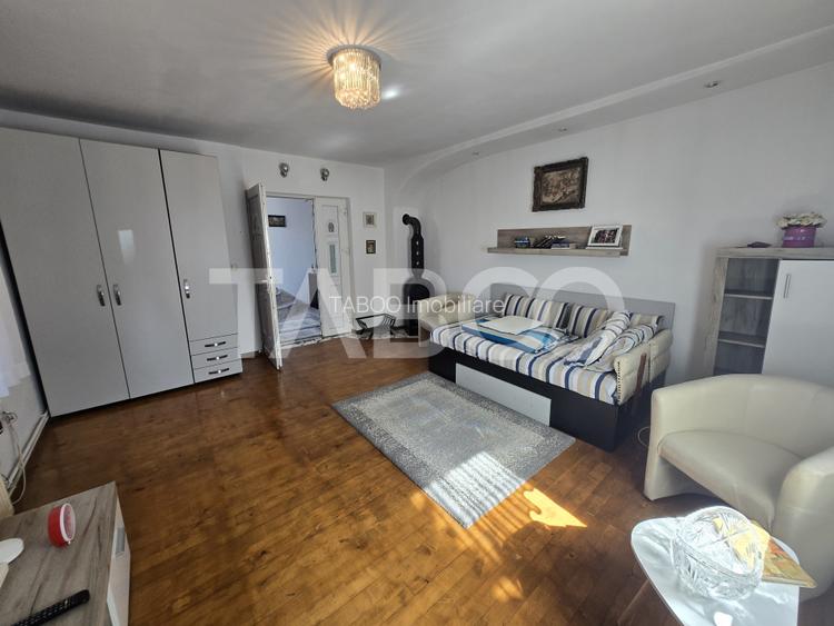 Casa individuala de vanzare 387mpu curte 624mp Sura Mica Sibiu - 9