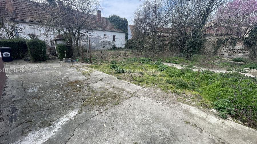Casa de vanzare cu teren 572 mp si front generos 21 ml - 2