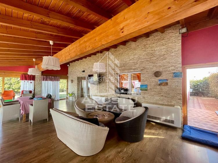 Vila cu terasa si piscina in Zadareni - 14