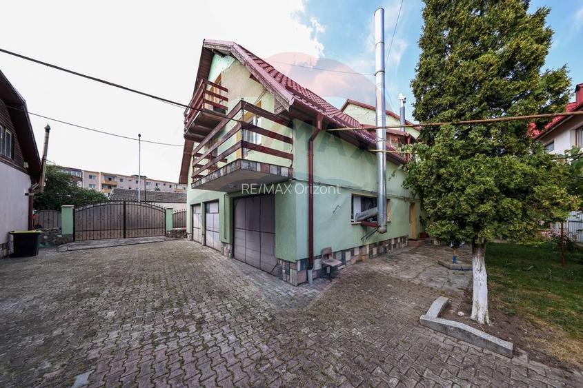 Casa si Spatiu comercial  în zona Centrala Secele - 5