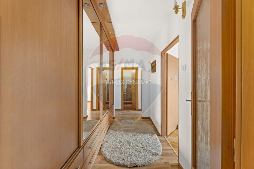 Apartament de vânzare cu 4 camere decomandat - Zona Intim - 5