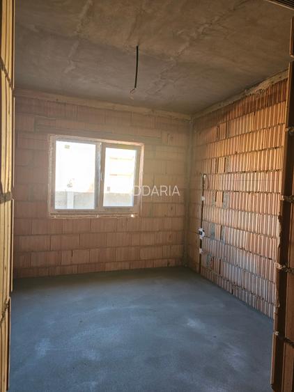 Duplex despartit prin camera tehnica  cu asfalt - 8