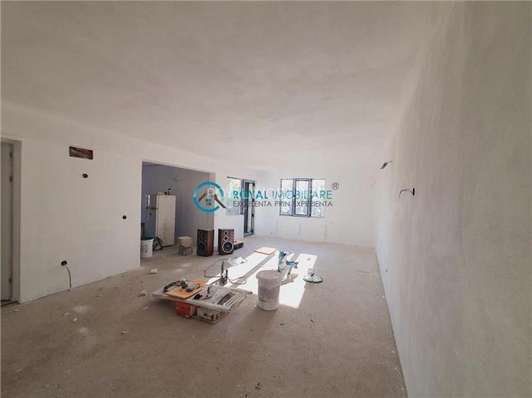 Royal Imobiliare - Vanzare Vila Zona Strejnicu - 5