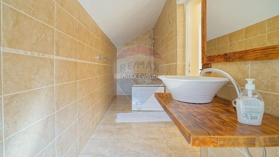 Pensiune de Vanzare in Moieciu de Sus | Comision 0% - 25