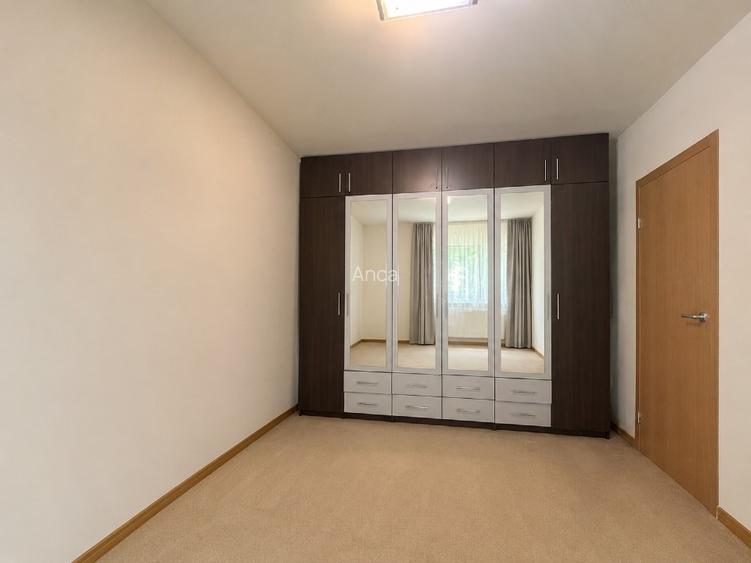Proprietar vand apartament cu 3 camere cu centrala+ baxa, in zona Girocului - 11