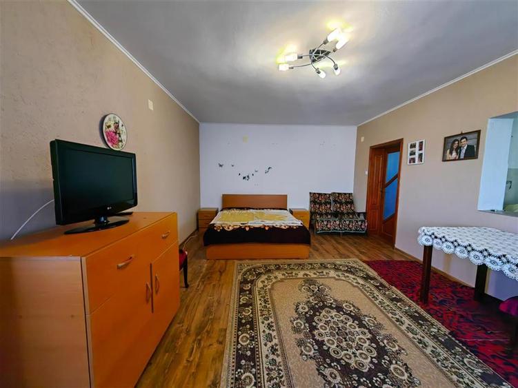 Casa mare cu etaj la principala in Fantanele - REDUCERE