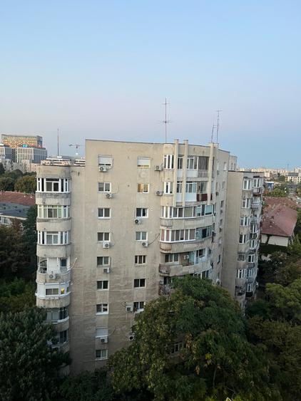3 camere Tineretului, necesita renovare totală