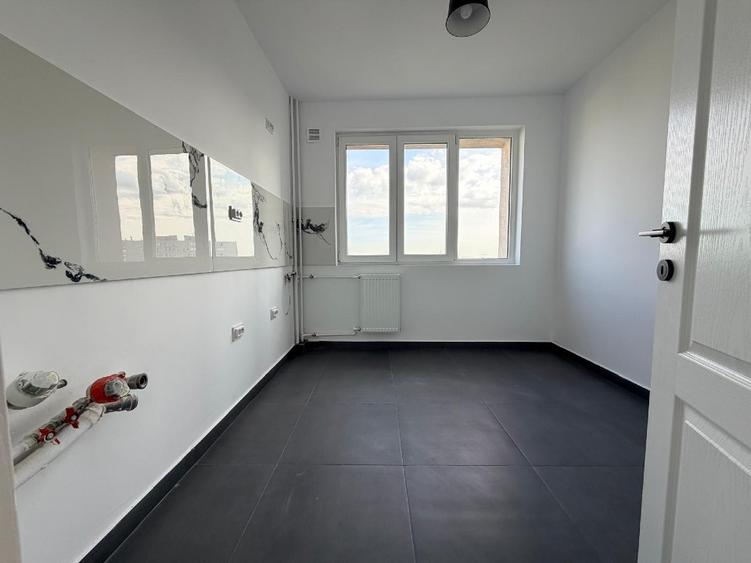Apartament 3 camere renovat - etaj 7 - str Jean Steriadi - Titan