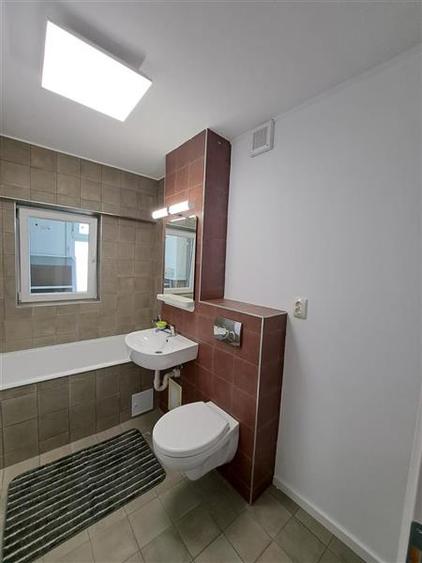 Apartament cu 3 camere, Decomandat, situat in cartierul Gheorgheni!