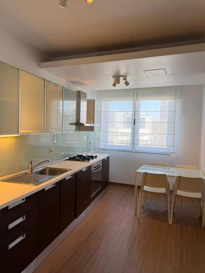 Apartament renovat situat in ansamblu rezidential cu piscina/ Iancu Nicolae