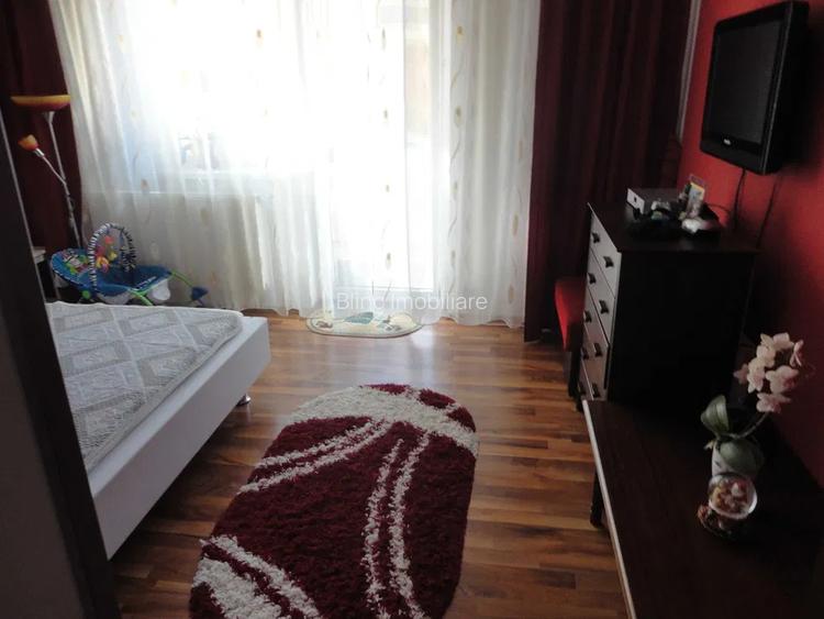 Apartament cu 3 camere, parcare, zona Eroilor - 3