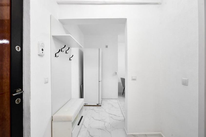 Apartament Gavana, 4 camere, etaj 1, renovat recent , zona Piata-0% comision