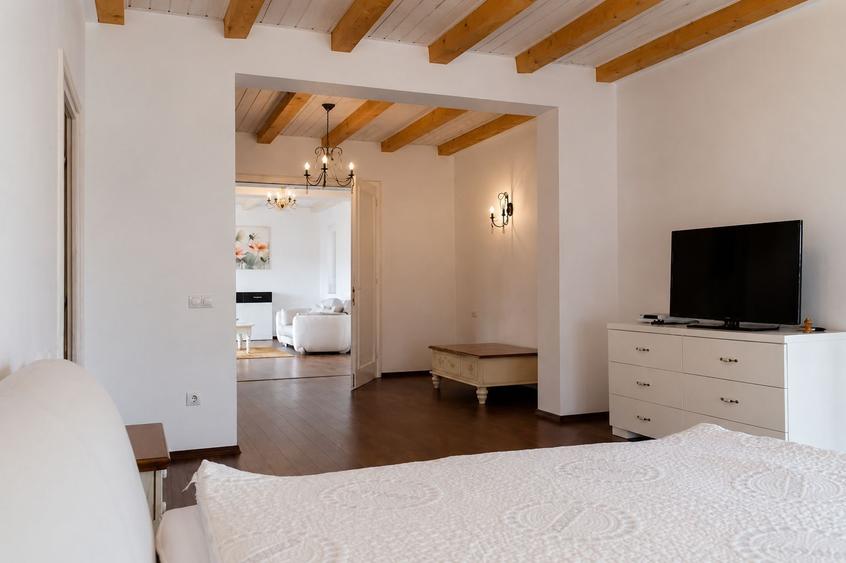 Apartament penthouse cu 5 camere | 2 băi | Terasă | Calea Dumbrăvii