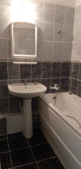 Garsoniera, decomandata, 40 mp, balcon, ac, Calea Vitan