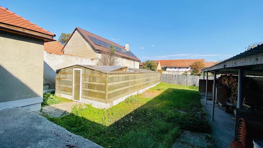 Proprietate centrală de vânzare în Hălchiu
