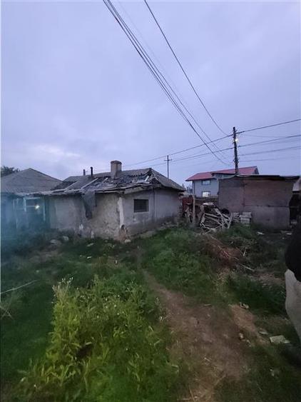 Teren de 319 mp+Casa Demolabila, Toate Utilitatile - Cumpana