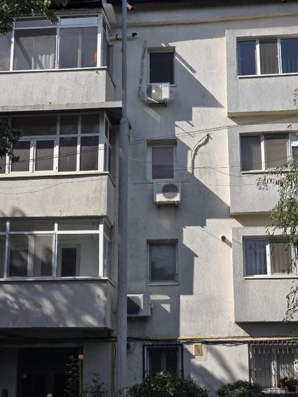 Apartament 2 camere Focșani, zona Brăilei – 53 mp, etaj 2/3, centrală – Propriet