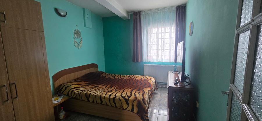 Casa p+2 cu spațiu comericial