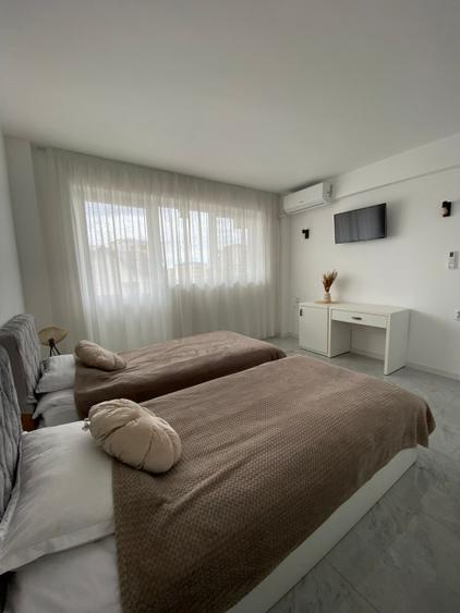Apartament 4 camere decomandat, 110 mp, zona Consul, Utilitati incluse