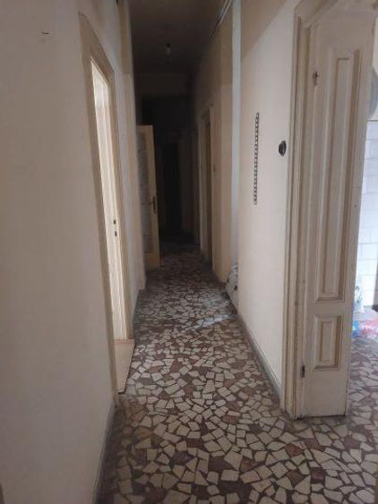 Apartament -5 camere -decomandat-Zona Mosilor